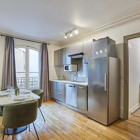 Charming Center Of By Prestige Apartment *
